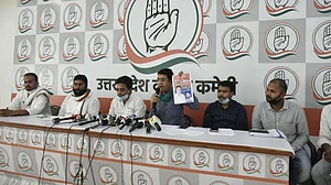 ٹاپر کو صدر کا نام بھی نہیں معلوم، یوپی کا ‘ویاپم’ہے ٹیچر تقرری گھپلہ: کانگریس