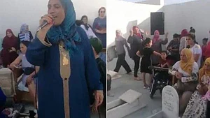 قبرستان میں شادی کی تقریب! عوام میں شدید غم و غصہ، واقعہ کی تفتیش کا آغاز