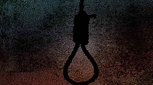 لکھنؤ میں پروفیسر سمیت 3 افراد نے کی خودکشی
