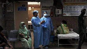 دہلی: پرائیویٹ اسپتالوں میں کورونا کے علاج کی فیس میں تین گنا کٹوتی