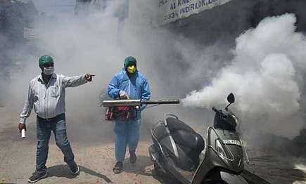 دہلی: کورونا کے بڑھتے معاملوں کے پیش نظر بینکوئٹ ہال اور اسٹیڈیم کو اسپتال بنانے کا فیصلہ