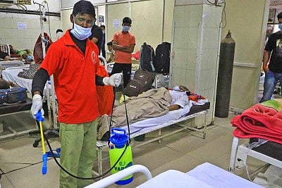 تریپورہ: گوشت کا مطالبہ پورا نہ ہونے پر کورونا متاثرین نے صحت اہلکاروں پر کیا حملہ!
