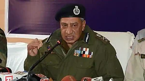 ملی ٹینٹس کو مارنے سے زیادہ نوجوانوں کو ملی ٹینٹ بننے سے روکنا اہم: ڈاکٹر وید