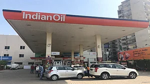 کیا ہندوستان میں تیل کی قیمتوں میں پھر ہوگا اضافہ؟ سعودی عرب نے بڑھائیں قیمتیں