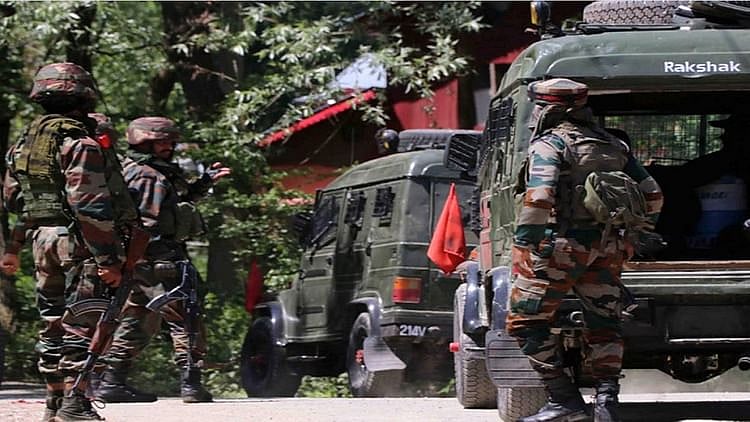 جموں و کشمیر: پلوامہ میں تصادم، 2 ملی ٹینٹ ہلاک،  ایک سی آر پی ایف جوان شہید