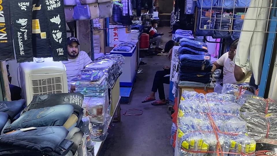 گاندھی نگر جینس مارکیٹ میں چھائی ویرانی