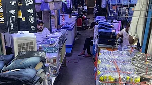 دہلی: گاندھی نگر جینس مارکیٹ میں چھائی ویرانی، خریدار ندارد