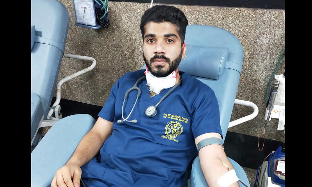 سرجری سے پہلے مریض کے لئے خون کا عطیہ، ڈاکٹر محمد فواز نے پیش کی انسانیت کی مثال