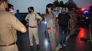 کانپور: ہسٹری شیٹر وکاس دوبے کے دو ساتھی رنبیر اور پربھات پولیس تصادم میں ہلاک