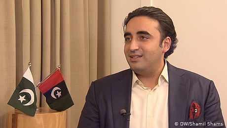 ’اتنا مت گرنا کہ پھر اٹھ نہ سکو‘