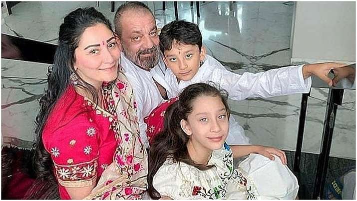 سنجے دت کی بیماری کا پتہ لگتے ہی بیگم دوبئی سے ہندوستان پہنچیں، ریلیز کیا جذباتی پیغام
