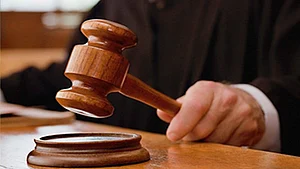 احمد آباد میں فرضی عدالت کا انکشاف، جج بن کر پاس کیے گئے کئی آرڈر، ملزم گرفتار