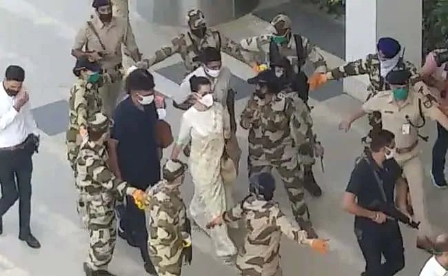 حفاظتی گھیرے میں ممبئی روانہ ہوتیں کنگنا