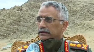لیہہ: فوجی سربراہ نے جوانوں کو چوکسی اور آپریشنل تیاری برقرار رکھنے کی ہدایت دی