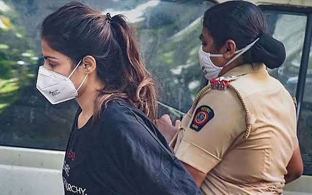 ’مجھے اعترافِ جرم کرنے پر مجبور کیا گیا‘ درخواست ضمانت میں ریا کا دعویٰ