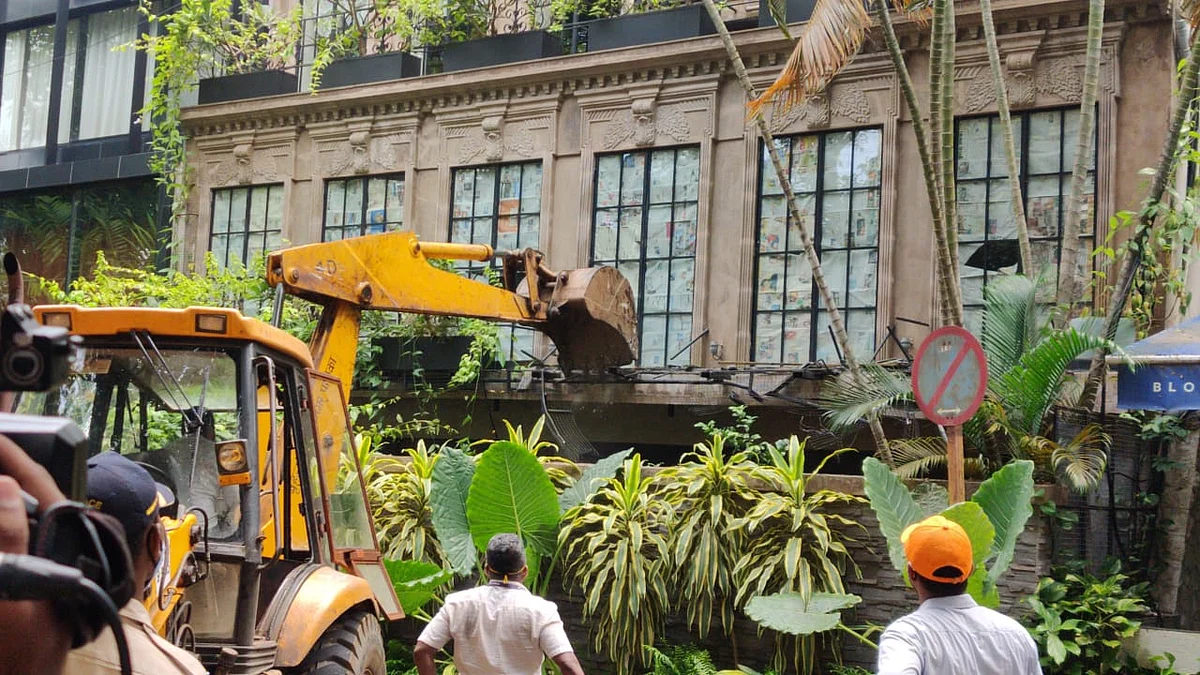 کنگنا رناوت کے دفتر کے خلاف کارروائی کا منظر / تصویر ٹوئٹر