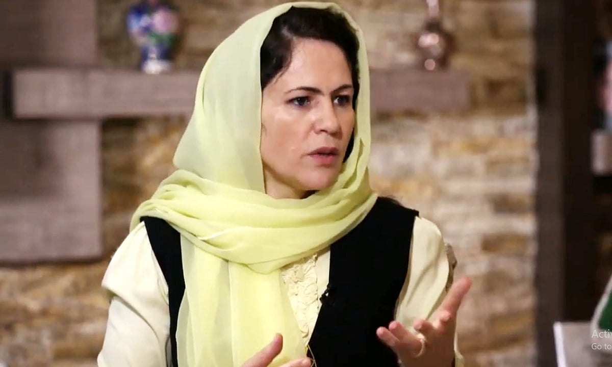 انٹرویو: خواتین حقوق کے بغیر افغان جمہوریت نامکمل رہے گی، خاتون سیاستدان فوزیہ کوفی