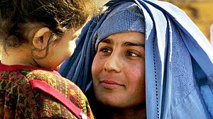 افغان شہریوں کو ماں کا نام مل گیا! نسوانی حقوق علمبرداروں کی کوششوں کا ثمرہ
