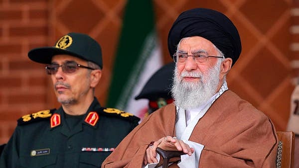 <div class="paragraphs"><p>علی خامنہ ای</p></div>