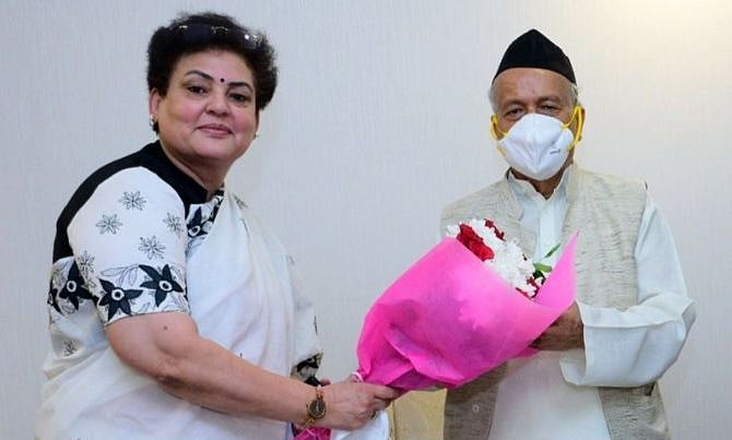 ’لوجہاد‘ کا مردہ اکھاڑنے پر پھنسیں ریکھا شرما... نواب علی اختر