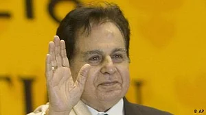 دلیپ کمار نے پشاور میں لوگوں سے گزارش کی ہے کہ وہ ان کے آبائی گھر کی تصاویر شیئر کریں