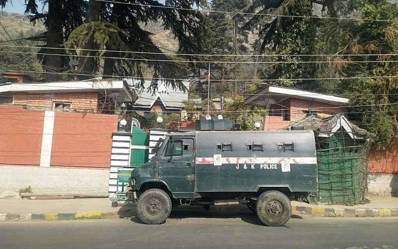 عید میلاد النبی: کشمیر انتظامیہ نے فاروق عبد اللہ کو حضرت بل جانے سے روکا، محبوبہ کا اظہارِ تشویش
