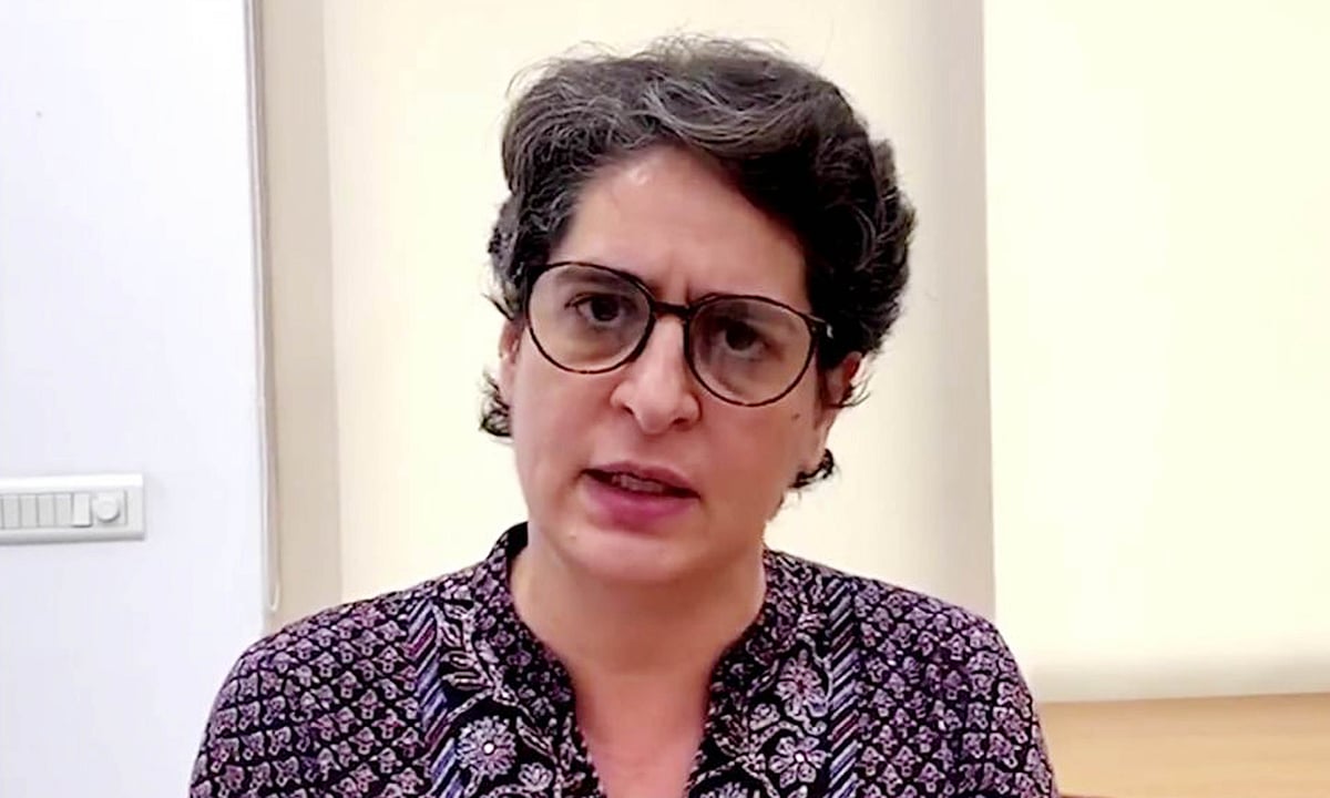 ہاتھرس عصمت دری: متاثرہ کے والد کو پولیس نے گھر میں کیا بند، ’خاموش کرانا چاہتی ہے حکومت‘ پرینکا