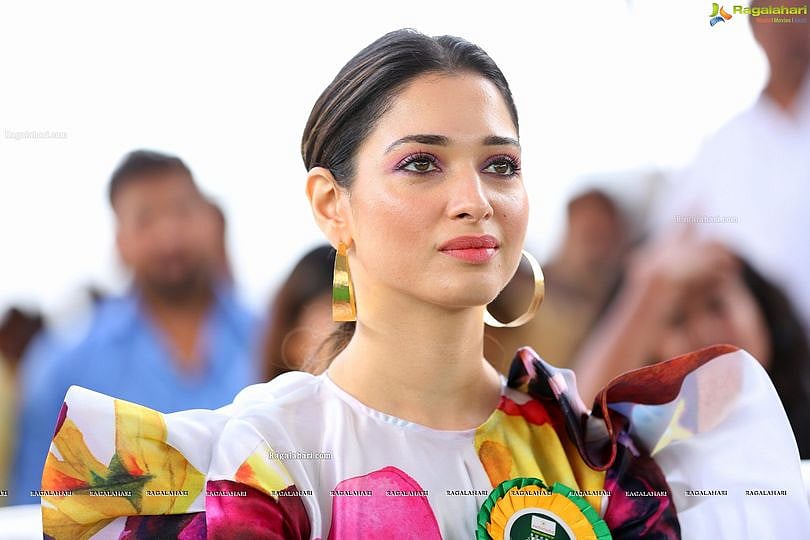 فلم 'باہوبلی' کی معروف اداکارہ تمنا بھاٹیہ کی کورونا ٹیسٹ رپورٹ آئی پازیٹو، اسپتال میں داخل