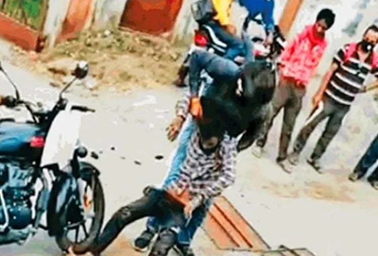 مدھیہ پردیش: جبل پور میں آٹو ڈرائیور کی بے دردی سے پٹائی، ویڈیو سوشل میڈیا پر وائرل