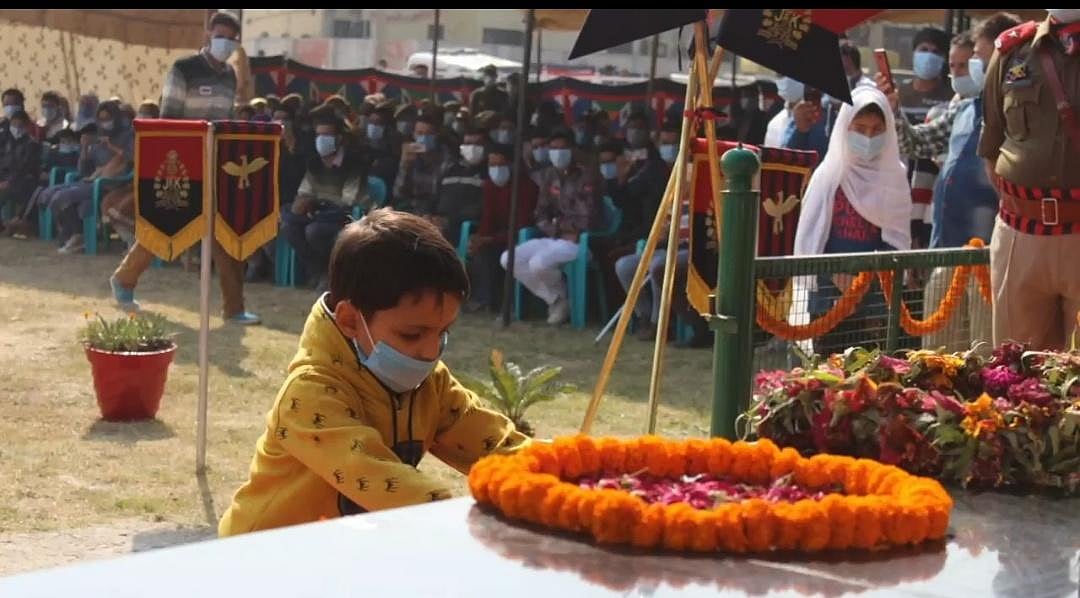 جموں و کشمیر میں گزشتہ تین دہائیوں کے دوران 1500 پولیس اہلکار جاں بحق