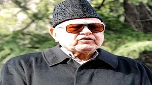 کشمیر انتظامیہ نے فاروق عبداللہ کو حضرت بل جانے سے روک دیا