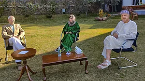 کوئی حکومت ہمیشہ نہیں رہے گی،ہم انتظار کریں گے، عمرعبداللہ کا آرٹیکل 370 پر بیان