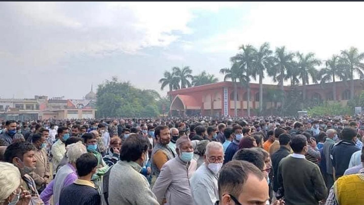 مولانا کلب صادق نم آنکھوں کے ساتھ سپردِ خاک، 2 جگہ پڑھی گئی نماز جنازہ، پی ایم مودی اور راہل گاندھی کا اظہارِ تعزیت