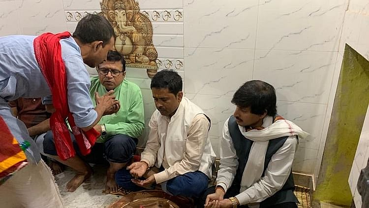 بہار انتخاب: ووٹ شماری سے قبل امیدواروں کی دھڑکنیں تیز، مندر-مزار پر حاضری