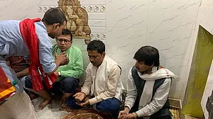 بہار انتخاب: ووٹ شماری سے قبل امیدواروں کی دھڑکنیں تیز، مندر-مزار پر حاضری