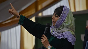 جموں و کشمیر سی آئی ڈی نے بھی مرکزی ایجنسیوں کی طرح کشمیریوں کو ہراساں کرنا شروع کر دیا: محبوبہ مفتی