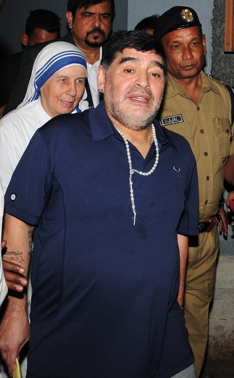 فٹبال کے عظیم کھلاڑی ڈیاگو میراڈونا / تصویر آئی اے این ایس