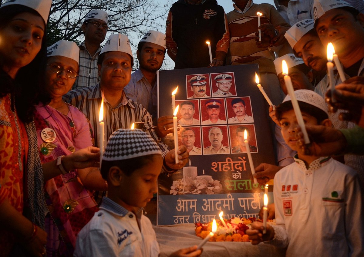 ممبئی: 26/11 کے دہشت گردانہ حملہ کے شہدا کو حکومت اور پولیس نے یاد کیا