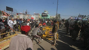 کسانوں کے عزم کے سامنے جھکی مودی حکومت، براڑی میں مظاہرے کی ملی اجازت