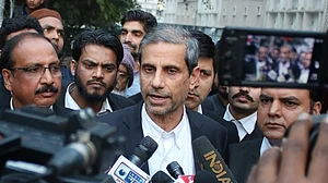 لوک سبھا انتخاب: ایڈووکیٹ محمود پراچہ نے پی ایم مودی، امت شاہ اور انتخابی کمیشن کے افسران کے خلاف درج کرائی شکایت