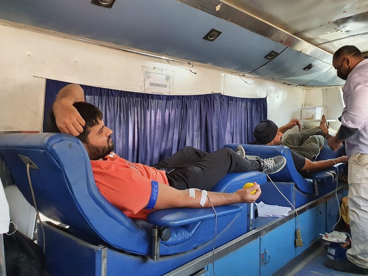 کسان تحریک کے دلچسپ انداز، کہیں خون کا عطیہ تو کہیں ٹیٹو بنواکر احتجاج