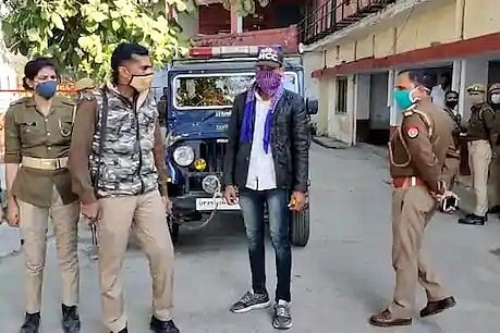 لو جہاد قانون یا تعصب کی کھلی چھوٹ! لڑکی ہندو ہو تو لڑکے پر ایف آئی آر، مسلم ہو تو پولیس کرے گی حفاظت