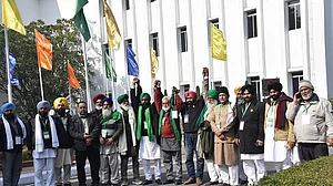 کسانوں کے 2 مطالبات ماننے کو مودی حکومت تیار، لیکن زرعی قوانین پر نہیں بن رہی بات!