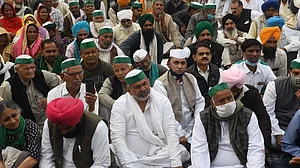 کسان تحریک: میٹنگ-میٹنگ کا کھیل ختم، مودی حکومت نے کسانوں کو دکھایا ٹھینگا!