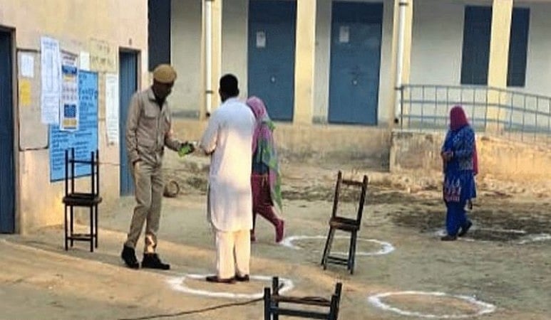 ڈسٹرکٹ کونسل اور پنچایت سمیتی کے آخری مرحلے کے لئے ووٹنگ کا آغاز
