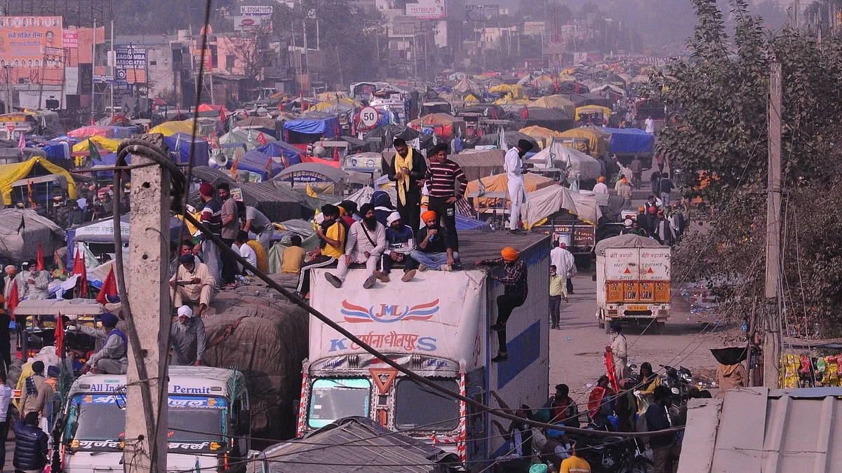 کسان تحریک کی وجہ سے دہلی-ہریانہ بارڈر پر لگا جام / تصویر آئی اے این ایس