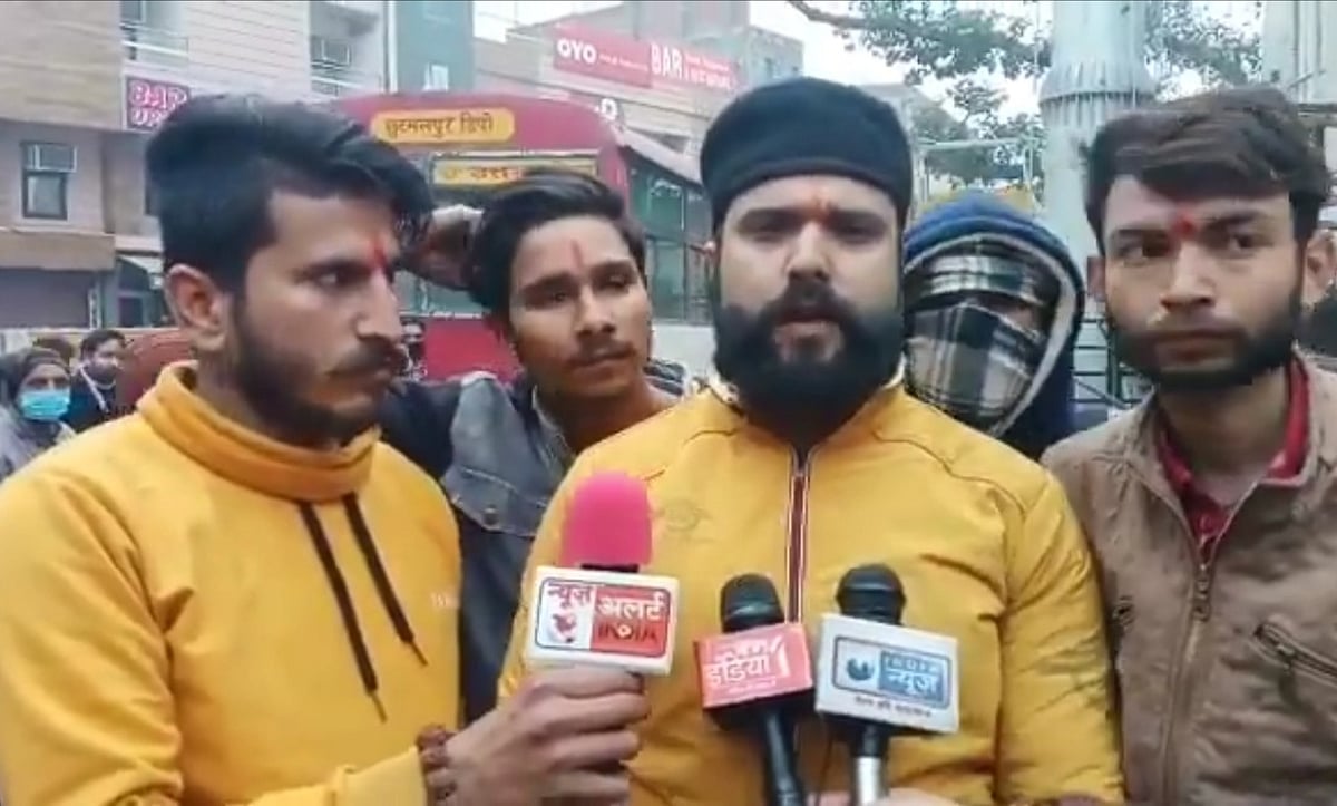 سہارنپور: ’جے شری رام‘ کا نعرہ لگا کر مندر سے سٹے ٹوائلٹ کو کیا گیا منہدم