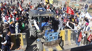 ٹریکٹر مارچ: کسانوں نے مانگی تحریری منظوری، پولیس نے اب رکھیں کچھ شرائط