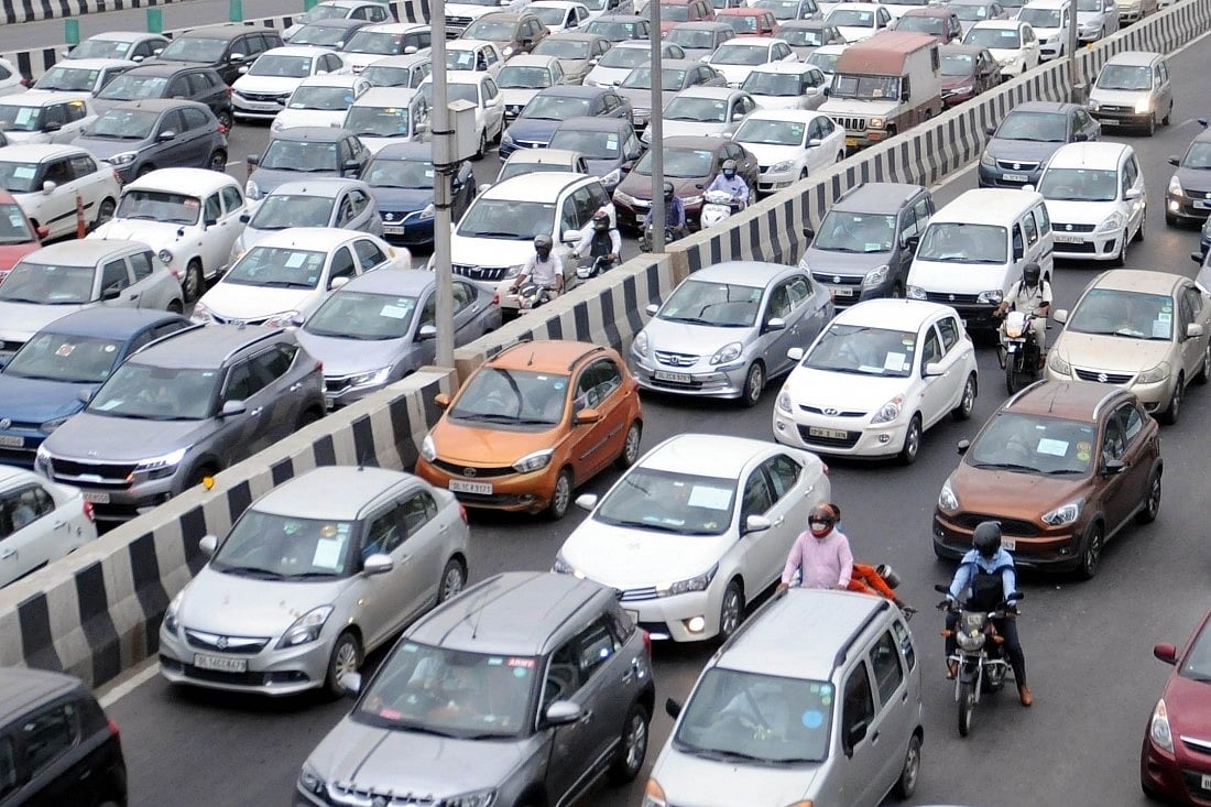 شمشان گھاٹ حادثہ: میرٹھ روڈ پر لاشیں رکھ کر اہل خانہ کا ہنگامہ، لگا 15 کلومیٹر کا لمبا جام
