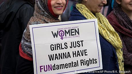 وراثت میں خواتین کا حصہ: پاکستانی سینیٹ نے بل پاس کر دیا